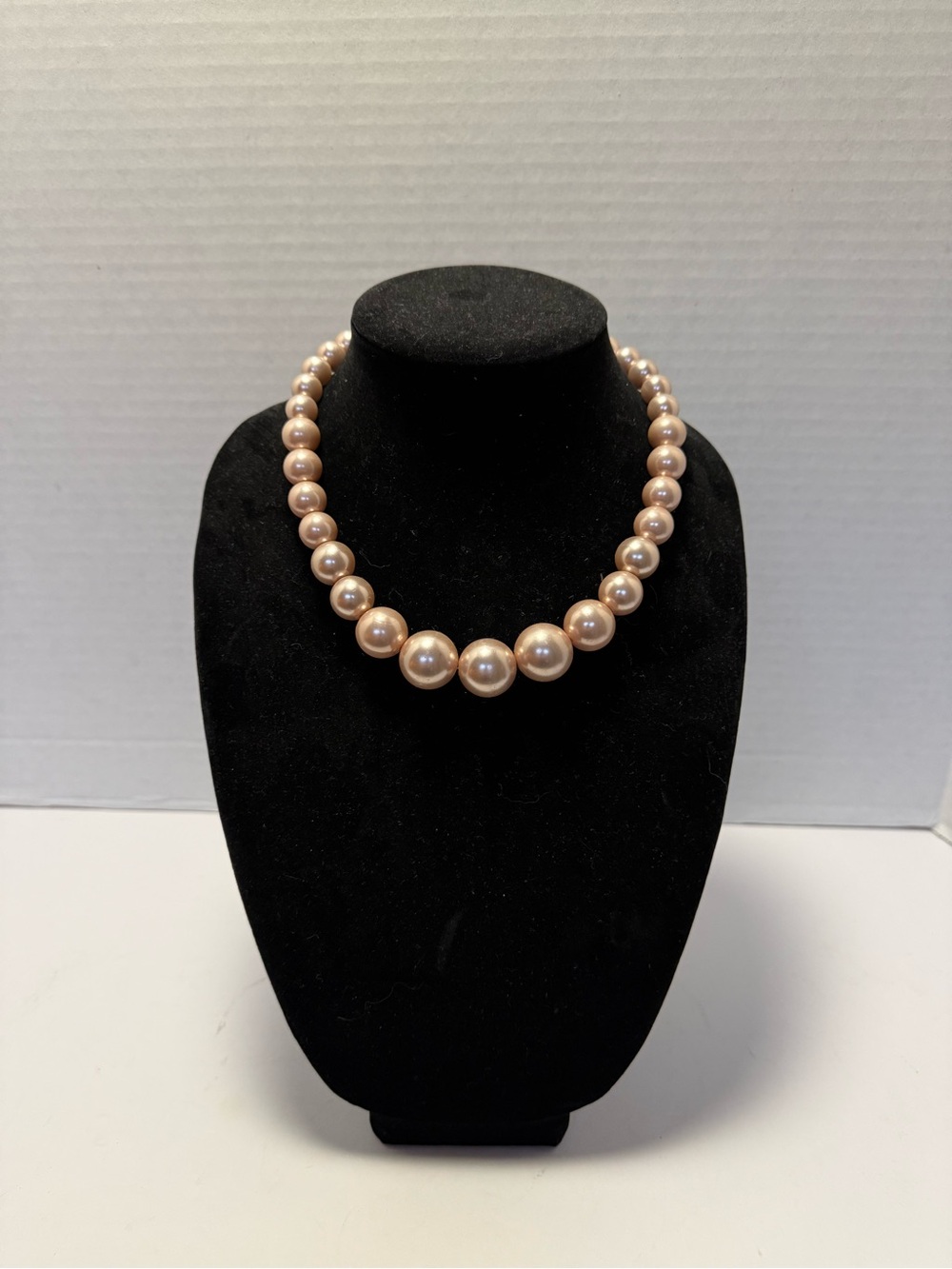 Blush Pearl Necklace - Timeless Beaded Strand